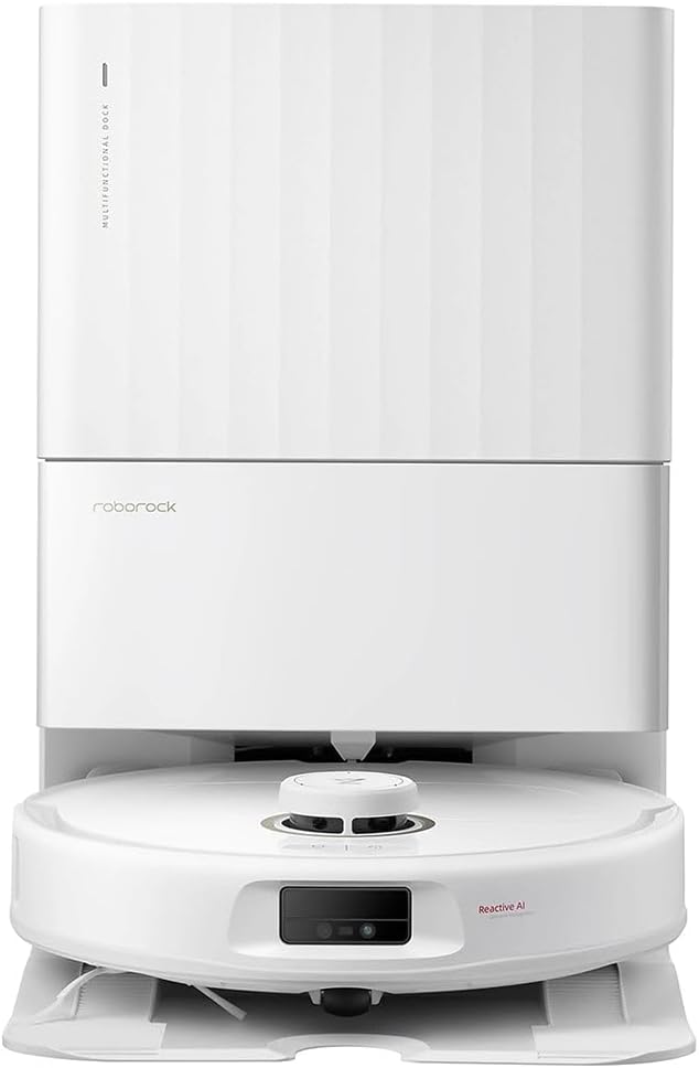 Roborock Q Revo MaxV mopping in action